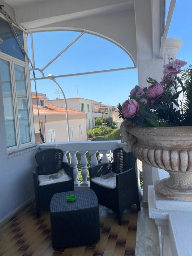 Hotel Cappuccetto Rosso Lusciano المظهر الخارجي الصورة
